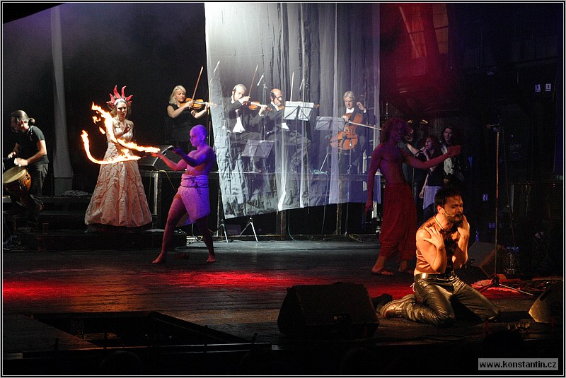 Klikin�te pro dal�� fotku...