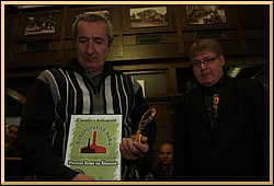 => 3.místo v kategorii Minipivovar roku 2011 - Kout na Šumavě Cenu předává Zdeněk Šťastný, zkušený domovarník... - IMG_1963.JPG