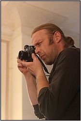 Karel Šuster fotografující